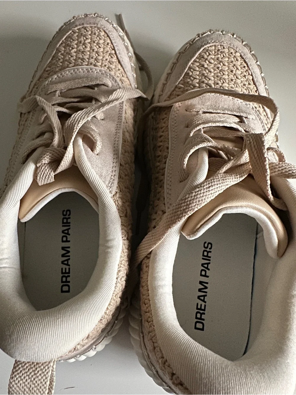 Dream Pairs Women’s Beige Crochet Platform Sneakers Lace-Up Size 6 Like New